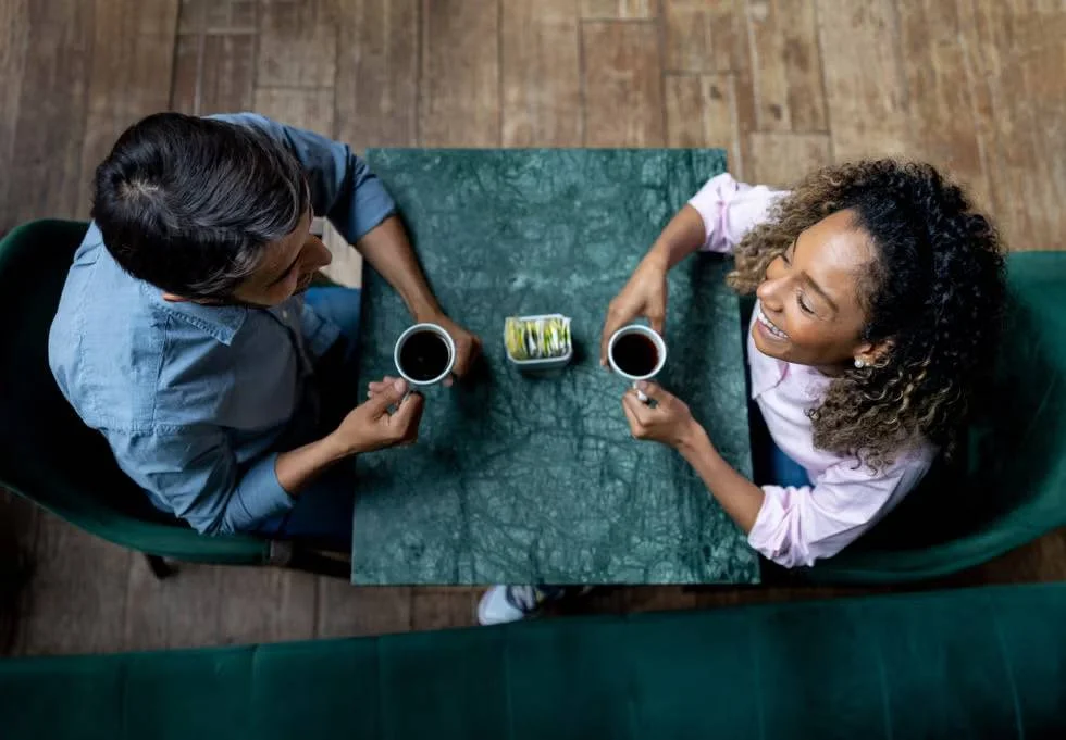 Oppler The Power of Active Listening: How to Transform Your Communication as a Couple https://oppler.shop/how-to-practice-active-listening-in-a-relationship/